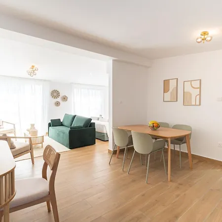 Loft Aparthotel *